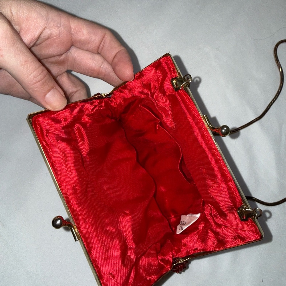 Chic Red Shell Clutch - Picture 2 of 7